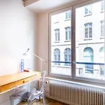 Champs-Élysées-Monceau-Luxury 2-Bedroom Apartment *