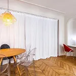 Champs-Élysées-Monceau-Luxury 2-Bedroom Apartment