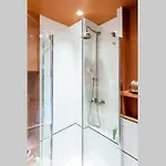 Appartement Champs-Élysées-Monceau-Luxury 2-Bedroom Apartment