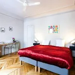 Appartement Champs-Élysées-Monceau-Luxury 2-Bedroom Apartment Paris