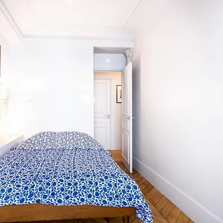 Champs-elysees-monceau-luxury 2-bedroom Apartment Paris