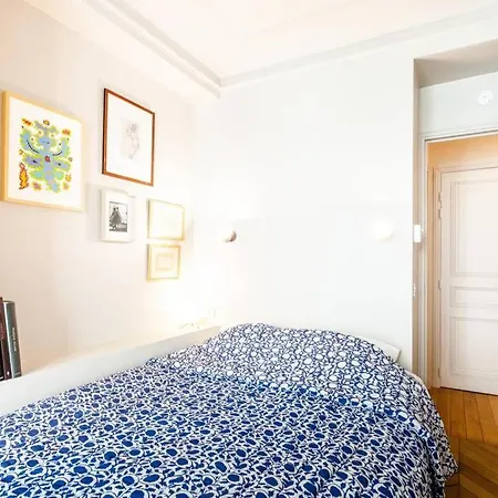 Champs-elysees-monceau-luxury 2-bedroom Apartment Paris