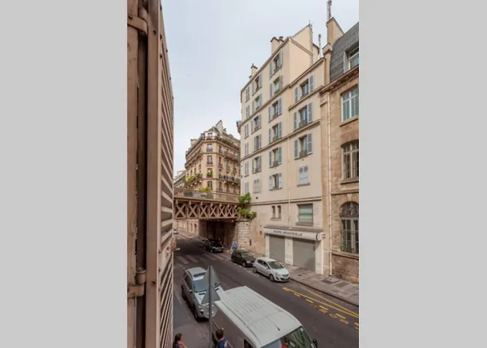 Apartment Greeter-bel Parisien De 70m2 - St Lazare *