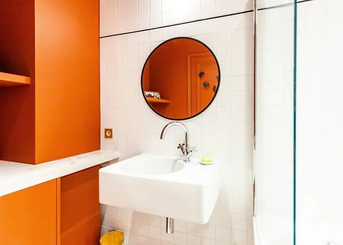 Greeter-bel Parisien De 70m2 - St Lazare Paris